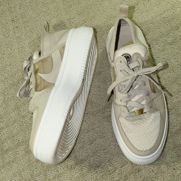 Size 9 - Nike Court Vision Alta TXT Cream Women Casual Platform Life Style Shoes - Picture 1 of 6